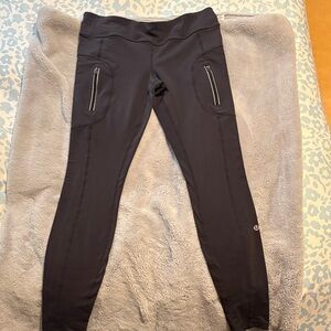 EUC Lululemon Black full Length Leggings with Reflective Zipper Pockets Size 8